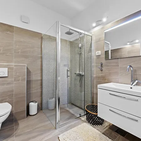 Five Bedroom Emily With Pool In Medulin