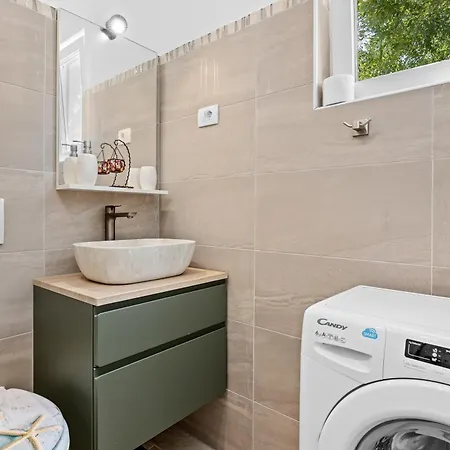 Five Bedroom Emily With Pool In Medulin