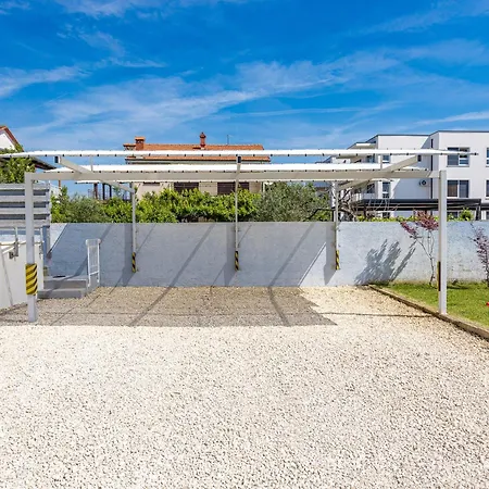 Villa Five Bedroom Emily With Pool In