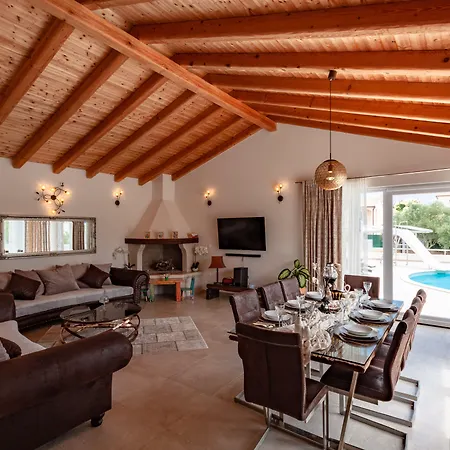 Five Bedroom Emily With Pool In 메덜린