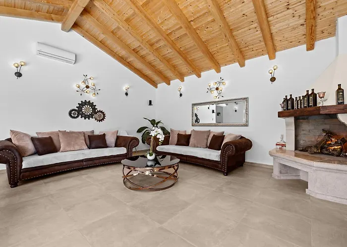빌라 Five Bedroom Emily With Pool In *